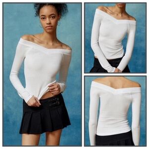 Urban Outfitters BDG Shannen Slinky V-Neck Off-The-Shoulder Long Sleeve Tee